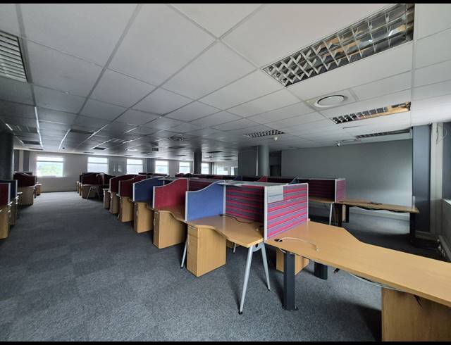 860M² OFFICE TO LET IN SUNNINGHILL